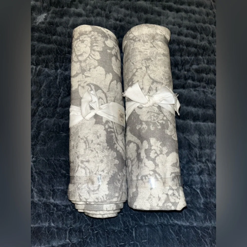 Williams Sonoma Grey & White Tablecloth